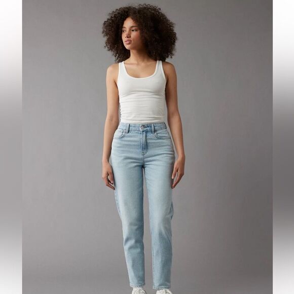 American Eagle Strigid Curvy Mom Jean Blue breeze size 2 NWT in packaging - Picture 1 of 9